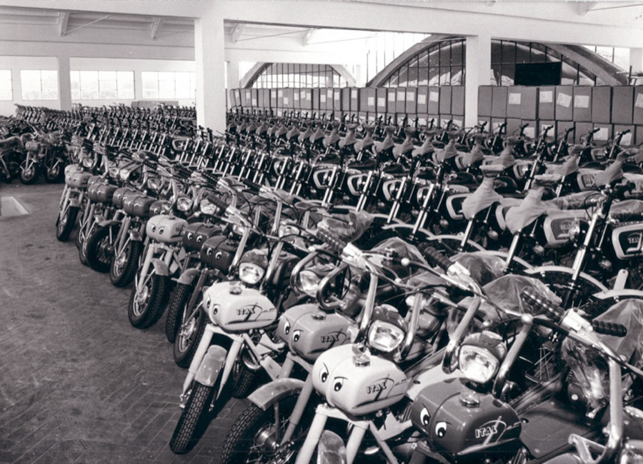 1970Sklad motocyklov